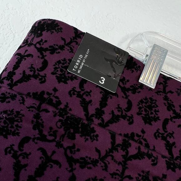 NWT Torrid Ponte Slim Fix Pixie Pant Burgundy Purple Black Flocked 3X Whimsigoth - Picture 5 of 7